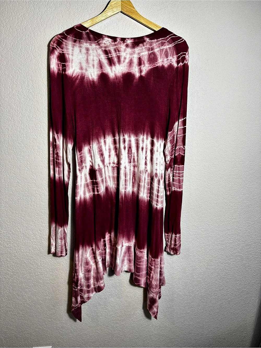 Vocal Women’s Tie Dye Tunic Top Burgundy Rhinestone Studded Y2K Boho Made USA - Picture 2 of 9